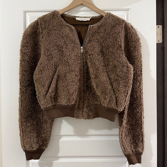 ASTR the Label Stacy Cropped Jacket in Brown Vegan Fur - Medium M Revolve - Picture 4 of 9